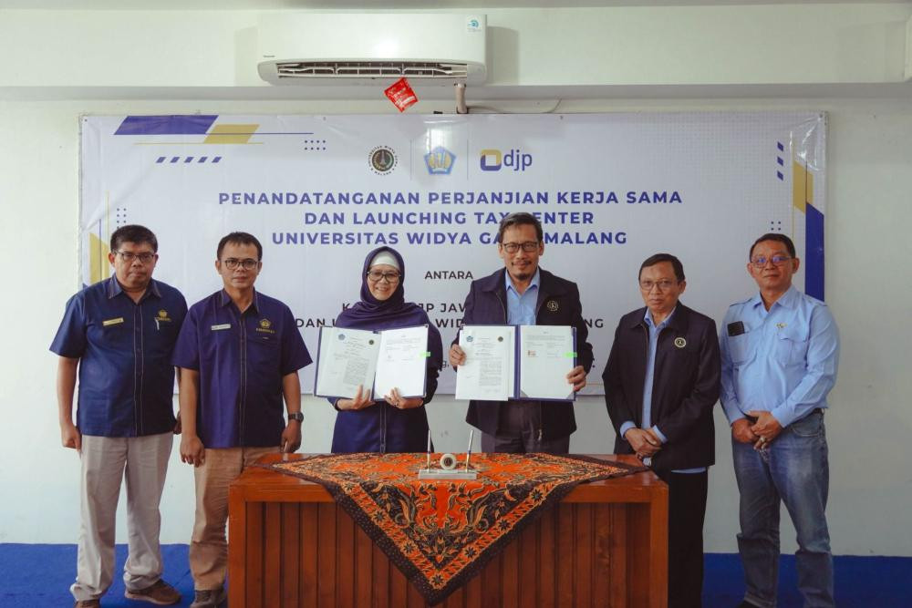 Peresmian Tax Center ditandai dengan penandatanganan Perjanjian Kerja Sama (PKS) yang dilaksanakan di Auditorium Kampus 2 Universitas Widya Gama Malang, Rabu (15/4/2026).