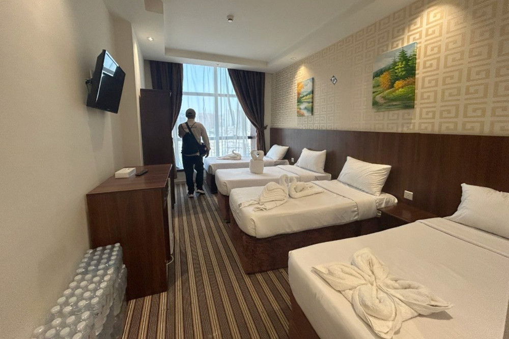 Jemaah Haji Dapat Air Minum 1 Liter per Orang Setiap Hari di Hotel Makkah