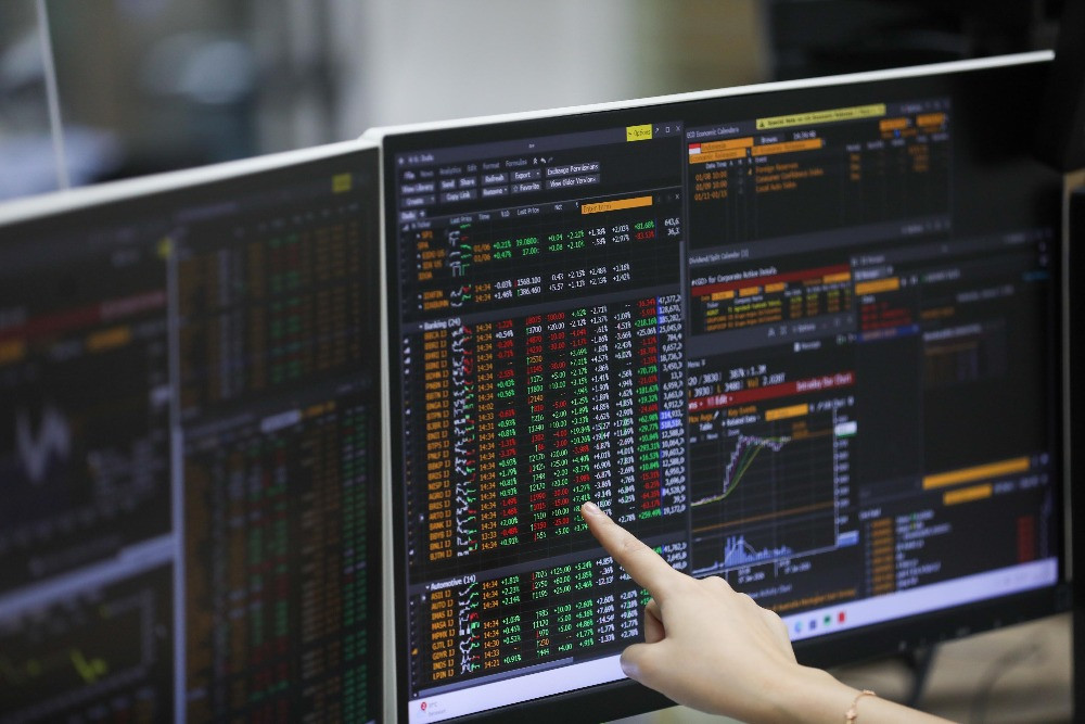 IHSG Dibuka Menguat 1% ke 7.200, Saham AMMN, BREN hingga TPIA Memanas