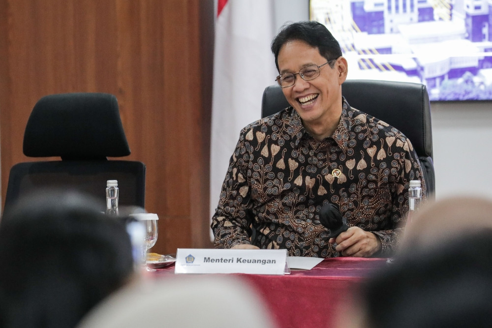 Menteri Keuangan Purbaya Yudhi Sadewa memberikan paparan saat konferensi pers di Jakarta, Jumat (24/4/2026). JIBI/Bisnis/Fanny Kusumawardhani