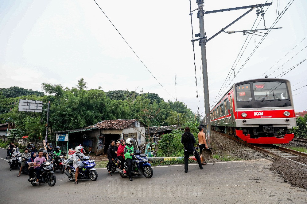 KAI Catat Masih Ada 1.089 Perlintasan Sebidang Liar di Jawa & Sumatra