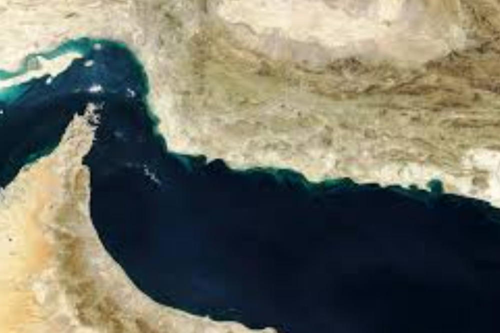 Iran Peringati AS untuk Menjauh dari Selat Hormuz