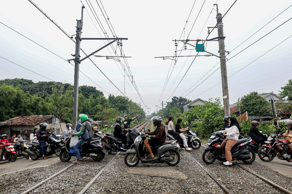 Ragam Tantangan Berantas Perlintasan Kereta Ilegal di Jakarta