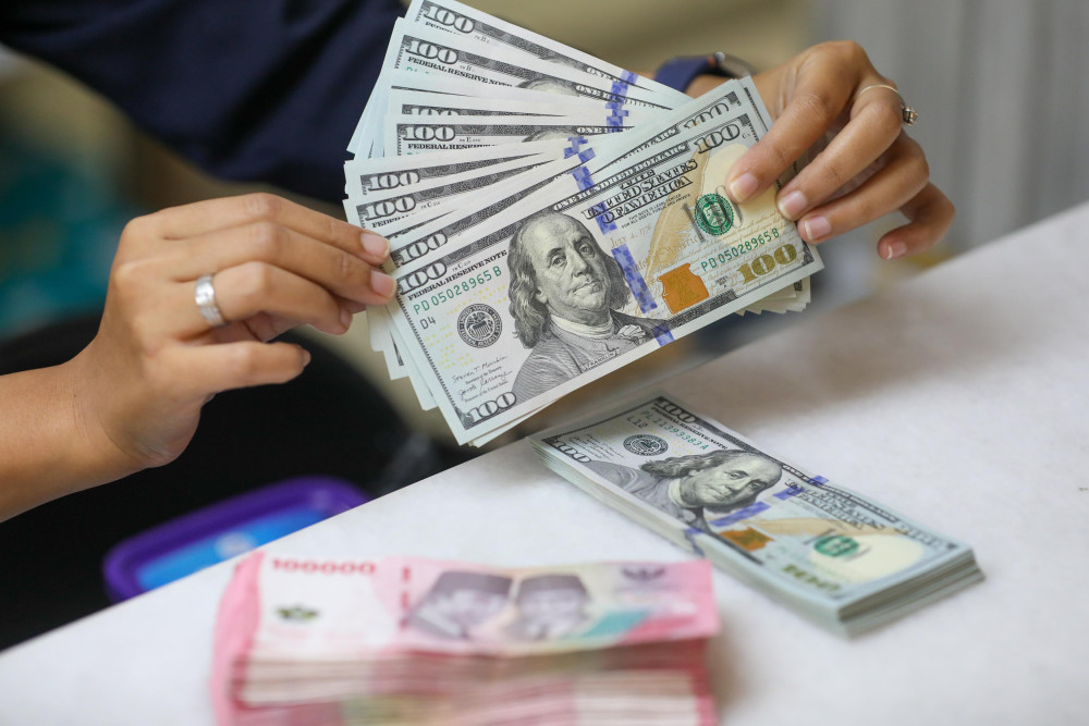 Kurs Rupiah Hari Ini 10 Mei 2026: Melemah Tipis, Dolar AS di Rp 17.370
