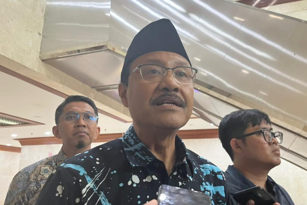 Gus Ipul Copot 2 Pejabat Kemensos, Buntut Sepatu Sekolah Rakyat?