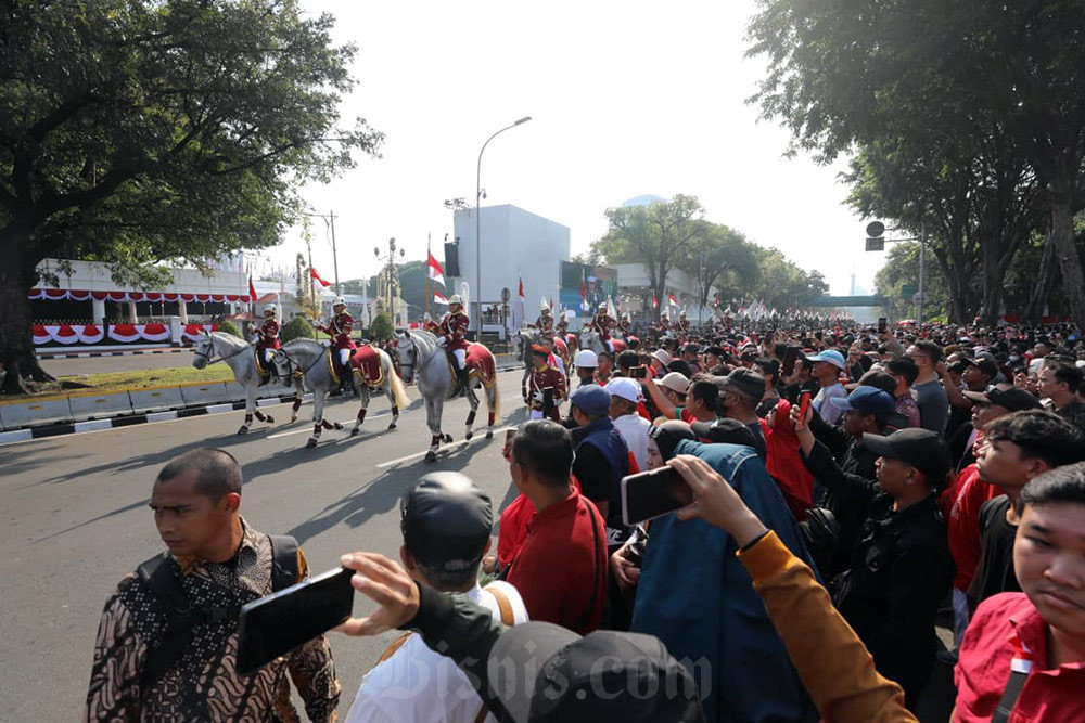 Kirab Budaya Milangkala Tatar Sunda Hari Ini (16/5) Tempuh Rute 3,5 Kilometer di Bandung? — INDONESIA — ERYU PROJECT