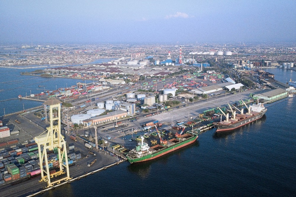 Pelindo Multi Terminal Kaji Penambahan Crane Baru di Pelabuhan Makassar
