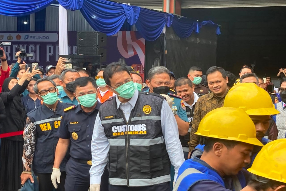 Sita Ribuan Bal Pakaian Bekas, Purbaya Bakal Buru Otak Penyelundupan di Jakarta & Kalbar