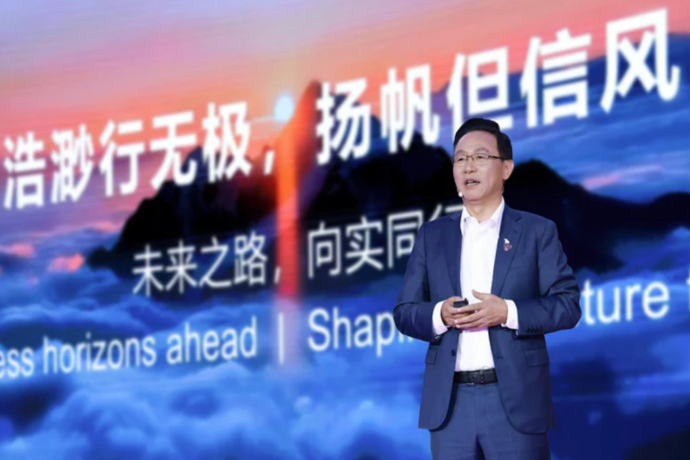 MWC Shanghai 2026: Bos Huawei Sebut Adopsi AI Menyebar Cepat ke UKM hingga Korporasi
