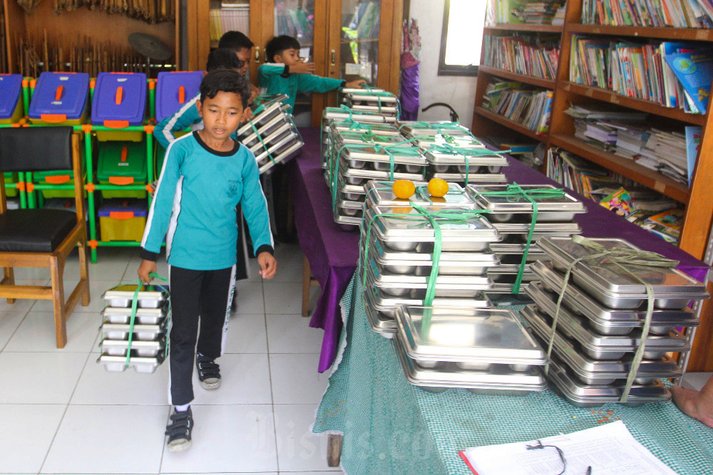 Purbaya Pastikan Anggaran MBG Dipangkas, Kemenkeu Ikut Awasi SPPG