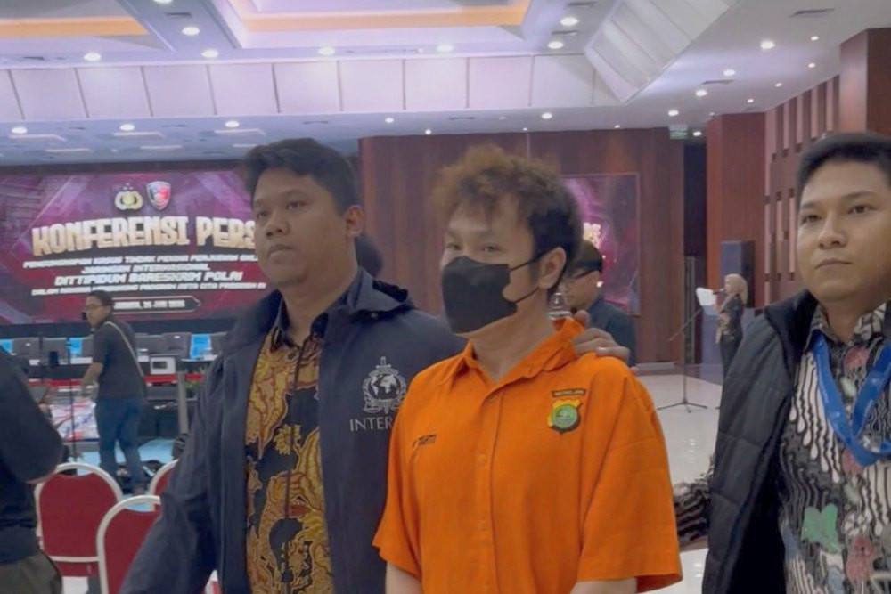 Buronan Most Wanted Interpol Beijing Zheng Rongjing Ditangkap!