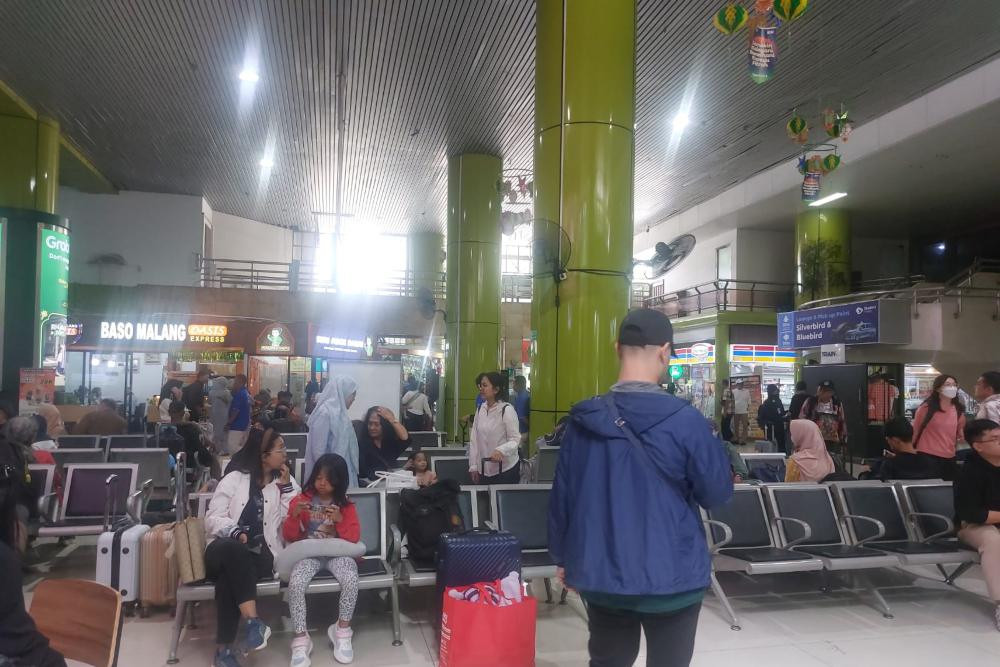 Kemenhub Ingin Stasiun Gambir Layani Kembali Naik Turun Penumpang KRL