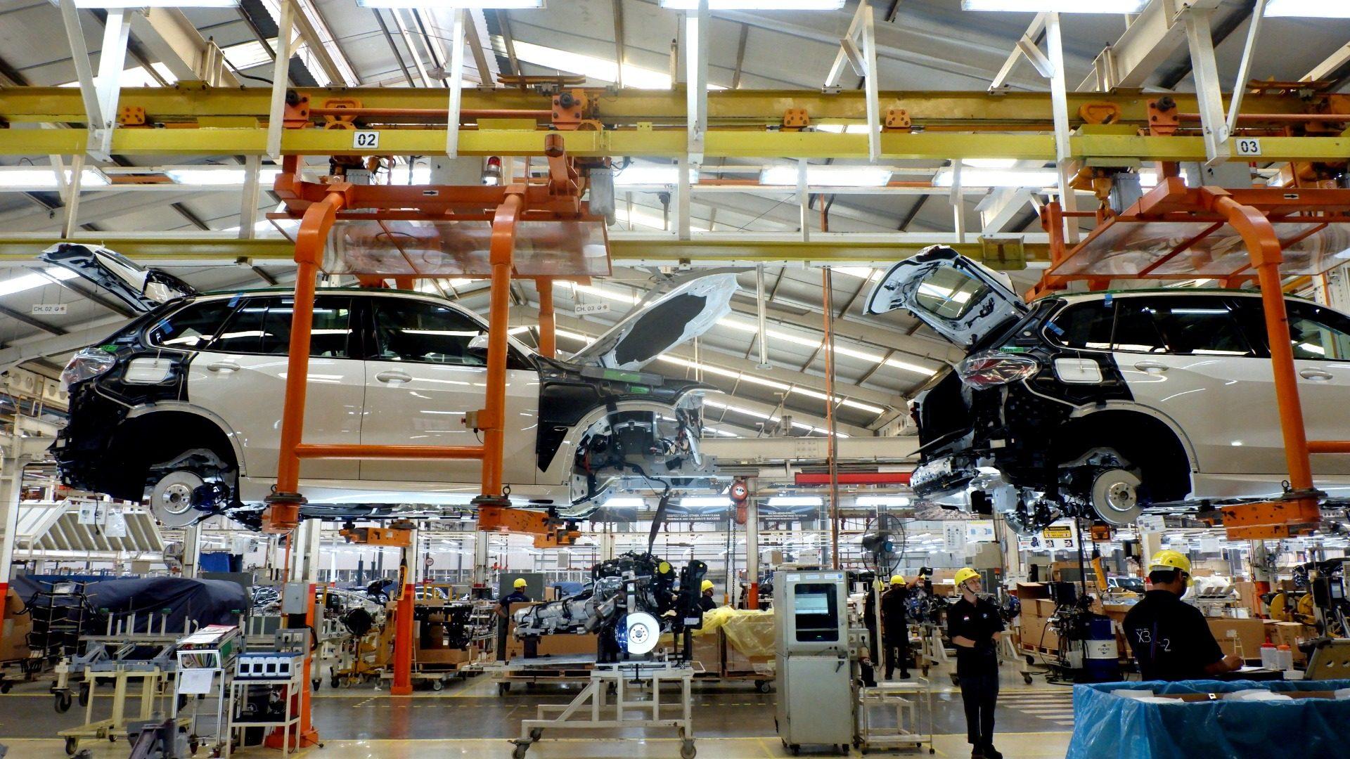 Manufaktur RI Tersungkur, Prospek Pemulihan Menantang