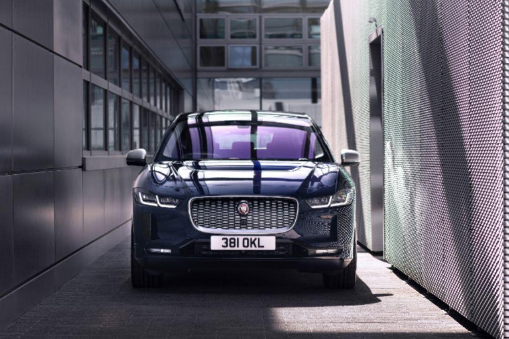 Jaguar Setop Produksi Mobil Bensin, Obral Sisa Pasokan di Diler