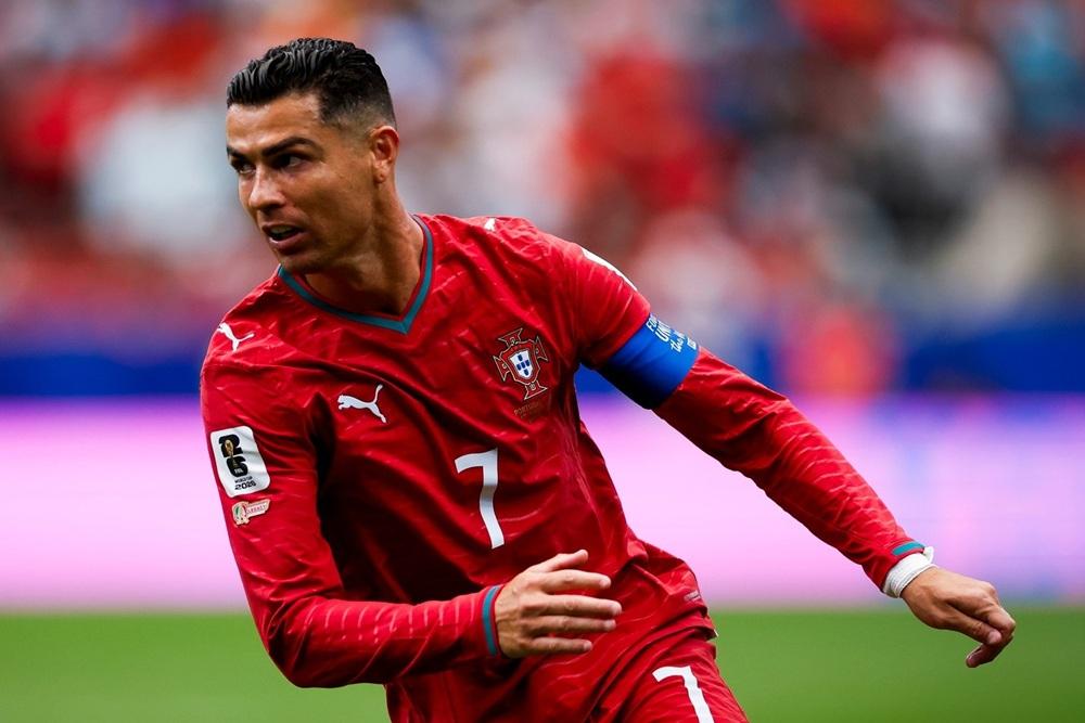 Gagal Juara Piala Dunia, Cristiano Ronaldo Menghibur Diri dengan Gelar Euro 2016
