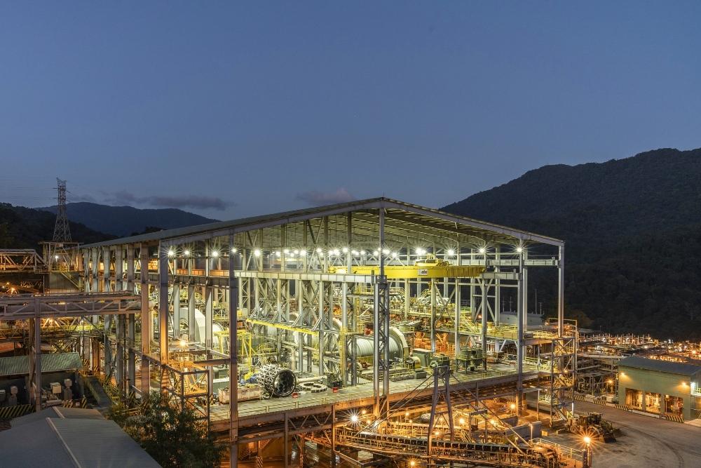 Direksi Amman Mineral (AMMN) Kompak Borong Saham