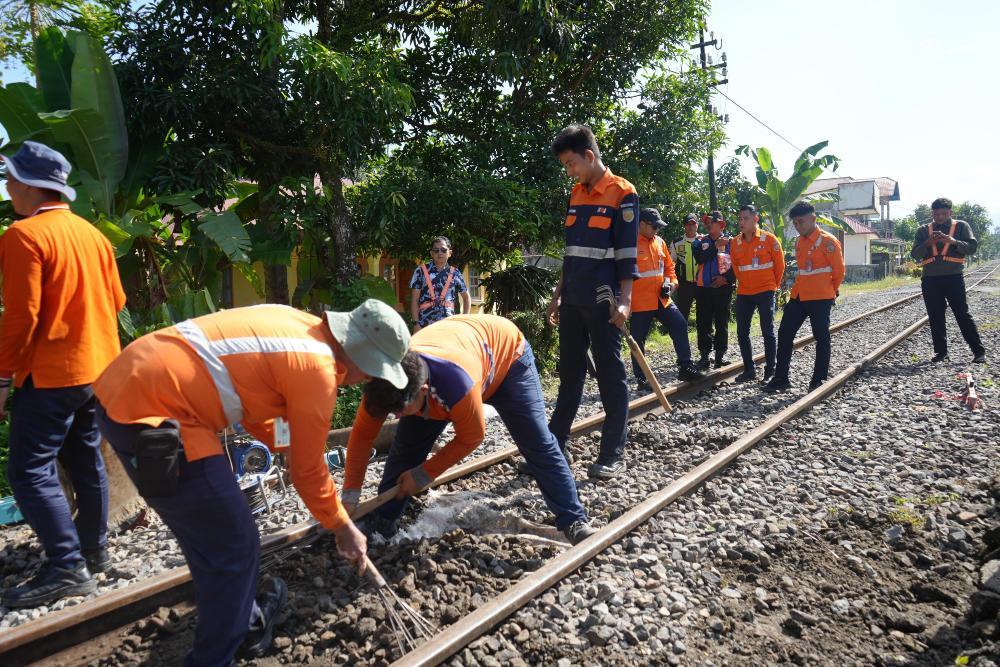 Proyek Kereta Trans Sumatra Diragukan Mampu Pangkas Ongkos Logistik