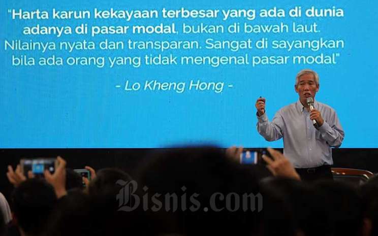 Investor saham yang dijuluki Warren Buffet Indonesia Lo Kheng Hong memaparkan materinya pada acara Mega Talkshow Investasi 2020 di Aula Barat Institut Teknologi Bandung (ITB), Bandung, Jawa Barat, Sabtu (7/3/2020). Bisnis - Rachman