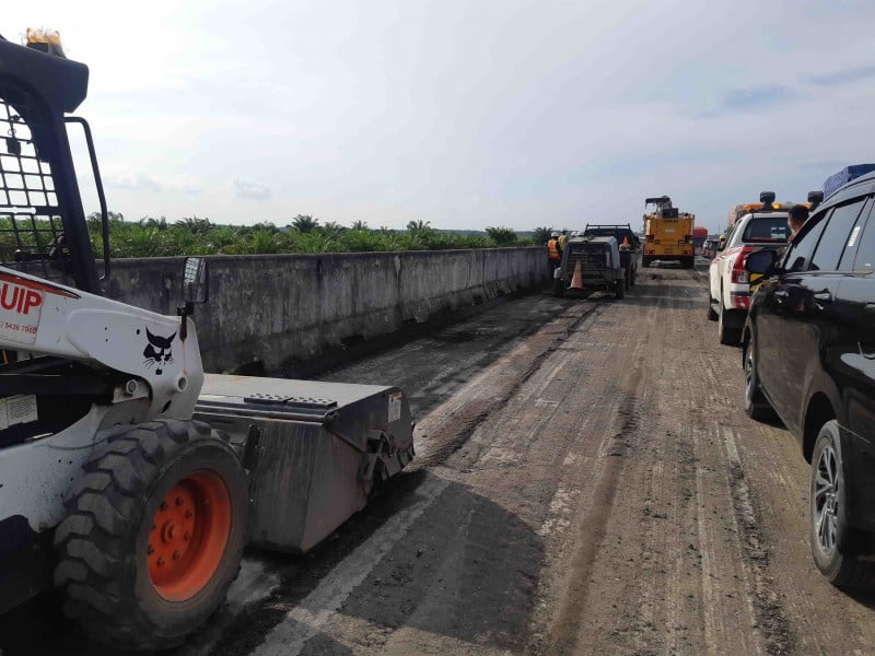 Jalan Tol Trans Sumatra Gampang Rusak karena Tidak Semua Dibeton