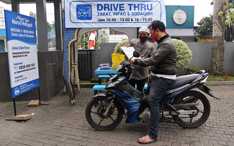 Foto-Foto Pembayaran Zakat Secara Drive Thru