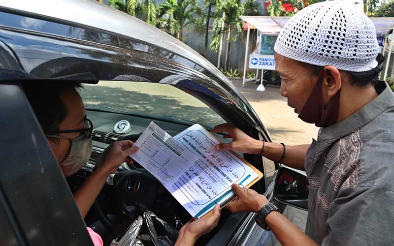 Foto-Foto Pembayaran Zakat Secara Drive Thru