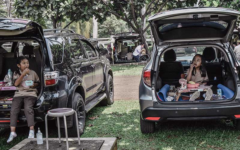 Foto-Foto Sekolah Tatap Muka Dengan Metode Drive In