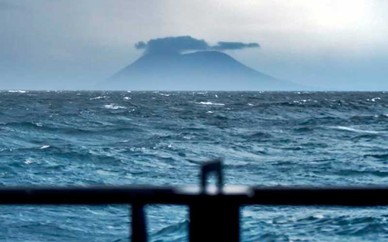 BERITA FOTO : Penampakan Gunung Anak Krakatau Kala Erupsi