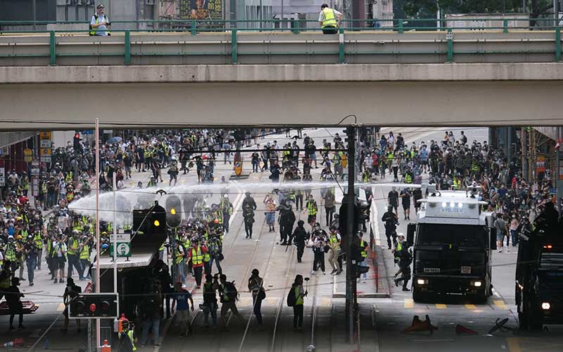 Hong Kong Kembali Memanas, Inilah Foto-Foto Bentrokan Saat Demonstrasi