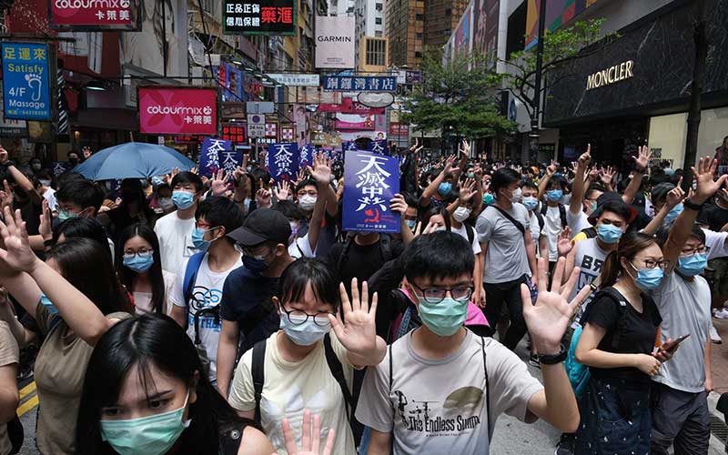 Hong Kong Kembali Memanas, Inilah Foto-Foto Bentrokan Saat Demonstrasi