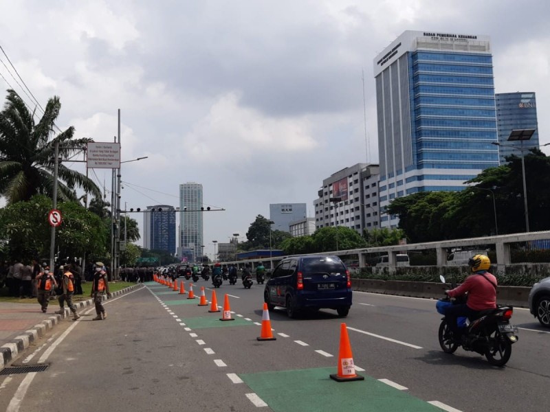 Ada Demo Buruh, Begini Kondisi Lalu Lintas di Depan Gedung DPR