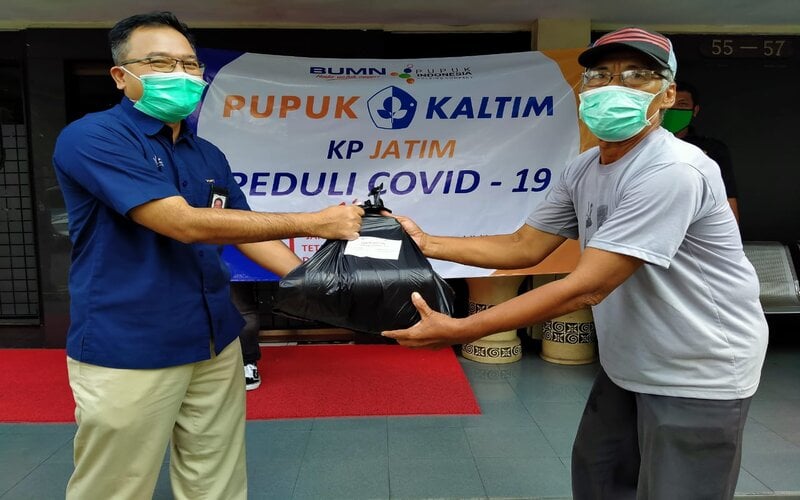 Pupuk Kaltim Salurkan Bantuan Antisipasi Covid -19 di Surabaya