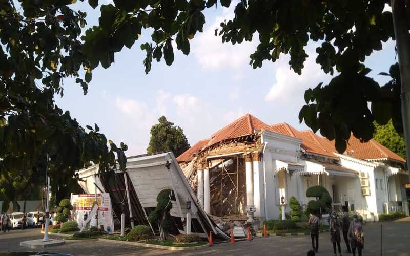 Gedung OJK Jateng Roboh Ungkit Kisah Raja Gula Oei Tiong Ham