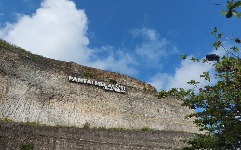 Pantai Melasti, Surga di Selatan Bali