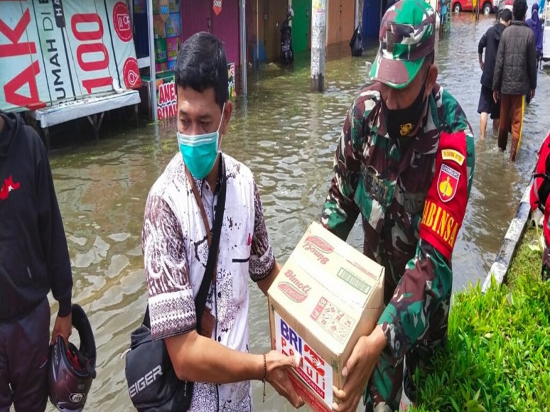 Banjir Pantura, BRI Bangun Posko Bencana dan Salurkan Sembako untuk Korban Banjir