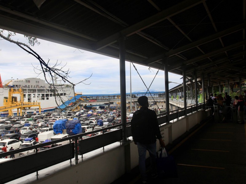 Foto-foto Kepadatan Arus Mudik di Pelabuhan Merak