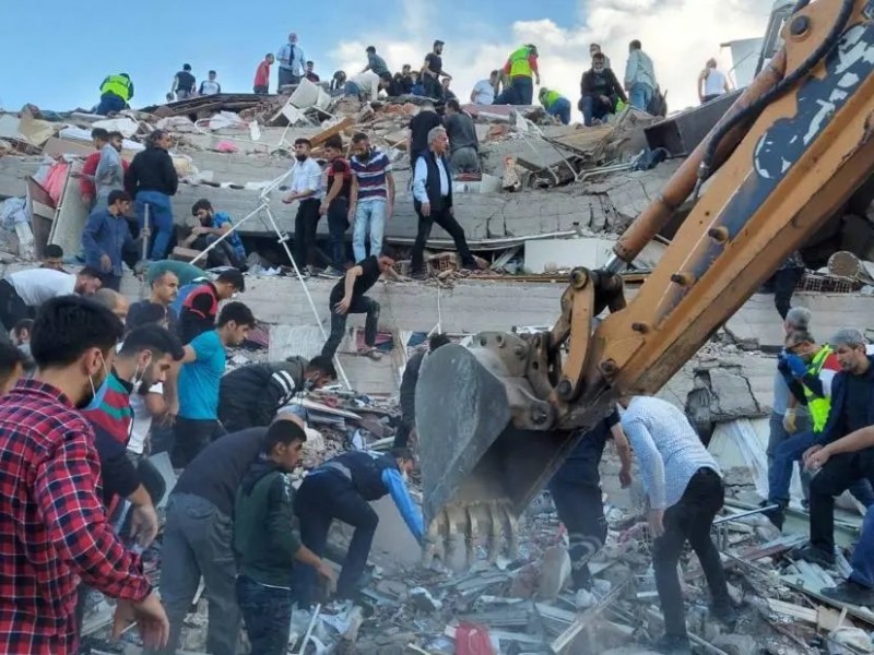 Luluh Lantak, Ini Foto-Foto Gempa Turki Berkekuatan Magnitudo 7,0