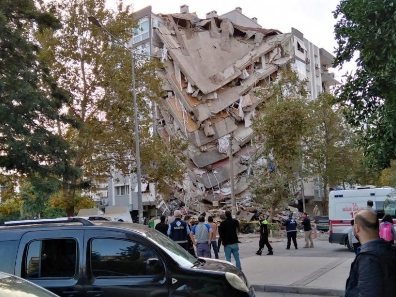 Luluh Lantak, Ini Foto-Foto Gempa Turki Berkekuatan Magnitudo 7,0