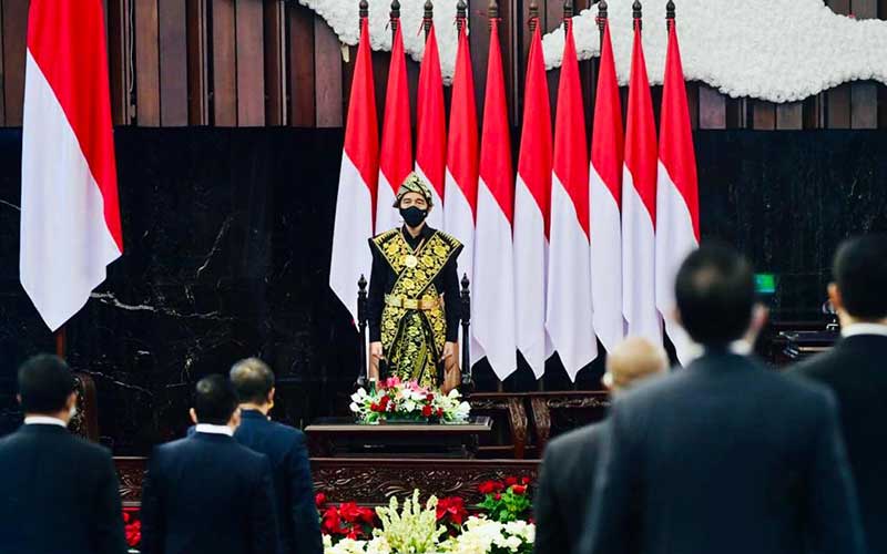 Foto-Foto Jokowi Pakai Baju Adat Sabu Saat Sidang Tahunan MPR DPR