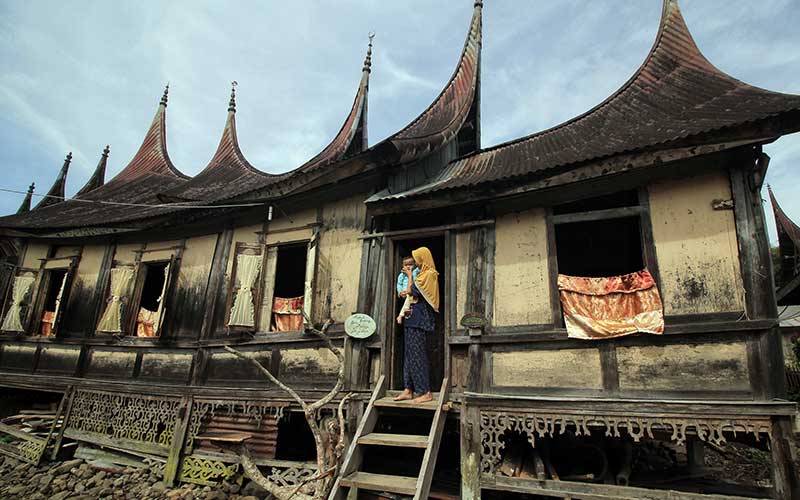 Foto-Foto Pemenang Lomba Foto Bisnis Indonesia "Di Rumah Aja"