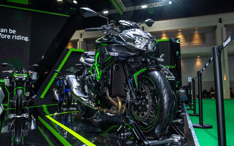 Kawasaki Ninja ZX-25R 250 Tampil di Bangkok Motor Show 2020