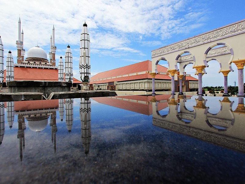 Yuk Wisata Religi, Ini Tujuh Masjid Unik yang Wajib Dikunjungi