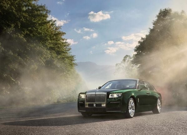  Rolls-Royce Perkenalkan Ghost Extended Baru, Lapang dan Canggih