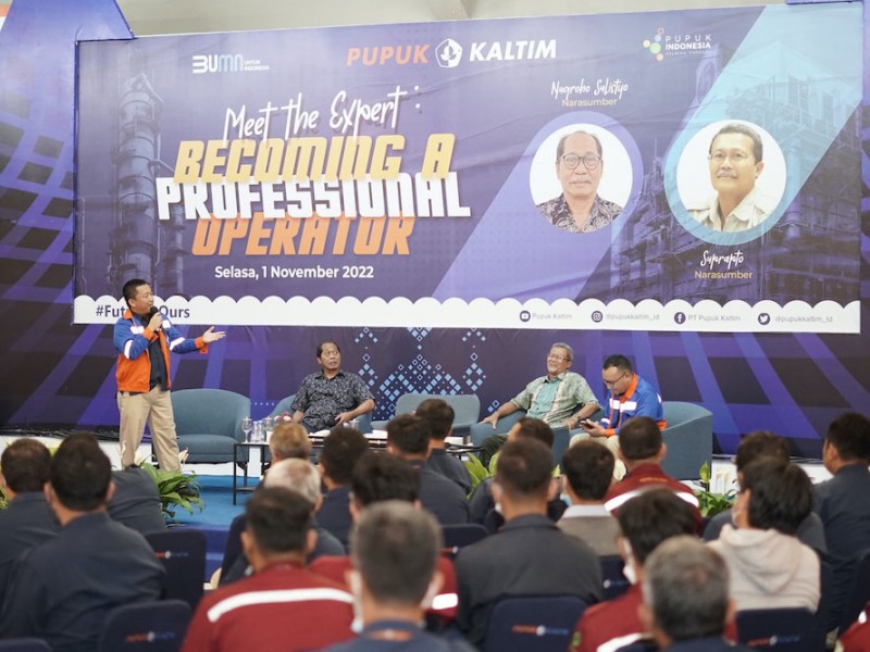 PT Pupuk Kalimantan Timur (Pupuk Kaltim) menggelar sharing session bertajuk Meet the Expert: Becoming a Professional Operator bagi seluruh operator pabrik, guna mendorong sumber daya manusia yang lebih andal dan profesional, Selasa (1/11/2022)./JIBI-Istimewa
