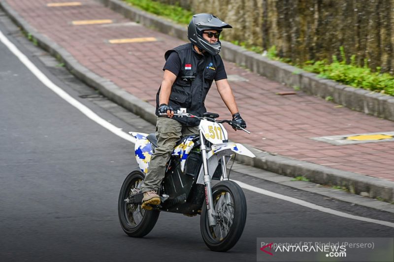 Sepak Terjang BUMN di Industri Motor Listrik