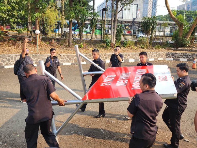 Kronologi Pontjo Sutowo Bongkar Portal di Pintu Masuk Hotel Sultan