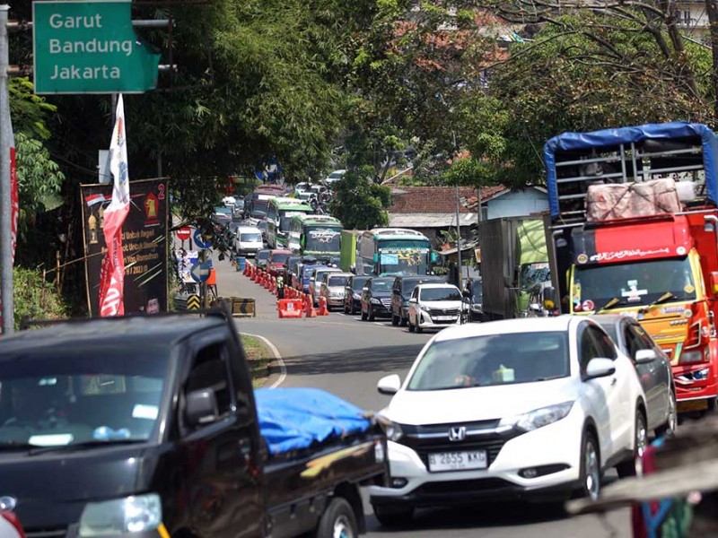 Jalur Selatan Mulai Macet, Ini Kondisi Lalu Lintas Terkini di Nagreg dan Limbangan