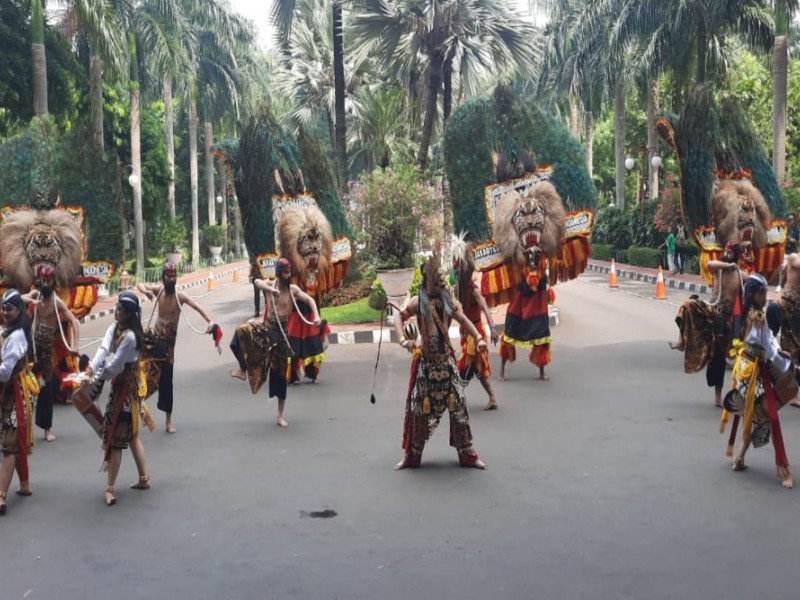 Potret Reog Ponorogo Goyang Lapangan Banteng, Siap-Siap Besok di TMII