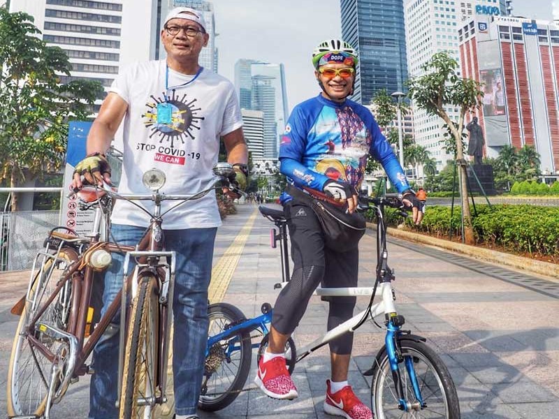 Foto-Foto Saleh Husin Gowes Sepeda Sambil Rekreasi Foto