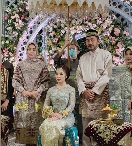 Mewahnya Momen Pengajian dan Malam Bainai Nikita Willy dan Indra Priawan