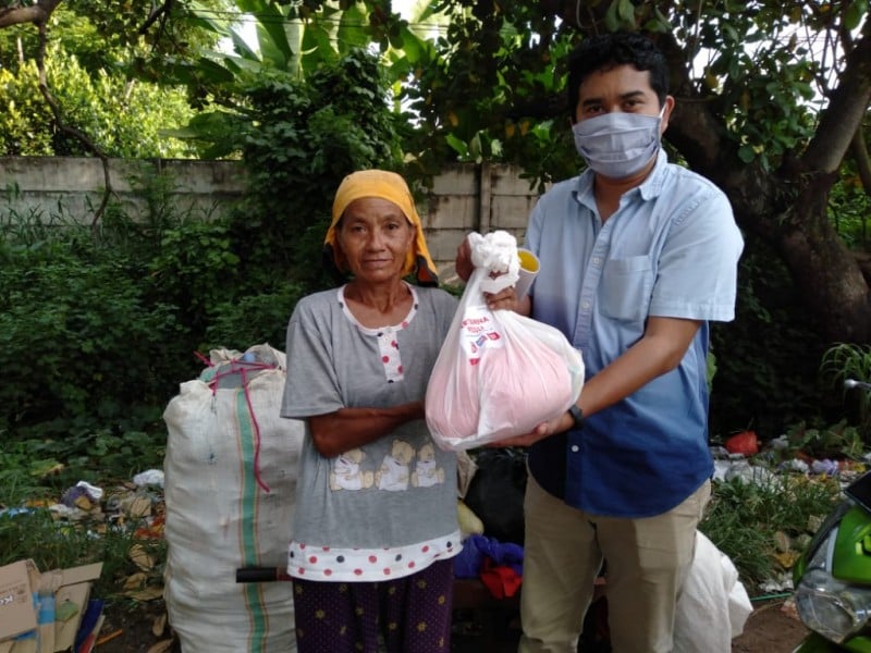 Ringankan Beban Hadapi Pandemi; Pertamina Beri Bantuan Buruh Harian di Gowa